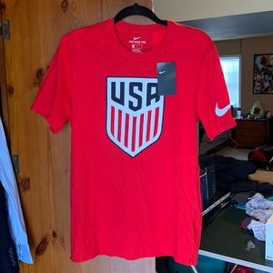 Nike USA Men’s Soccer Athletic Cut T-shirt. (Exclusive Product, Never Worn)